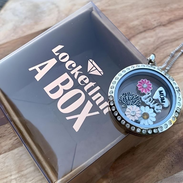 Locket-INN A Box image 0