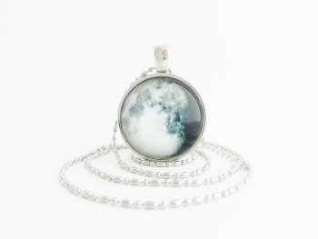 Moon Pendant Necklace – Waning Gibbous Moon